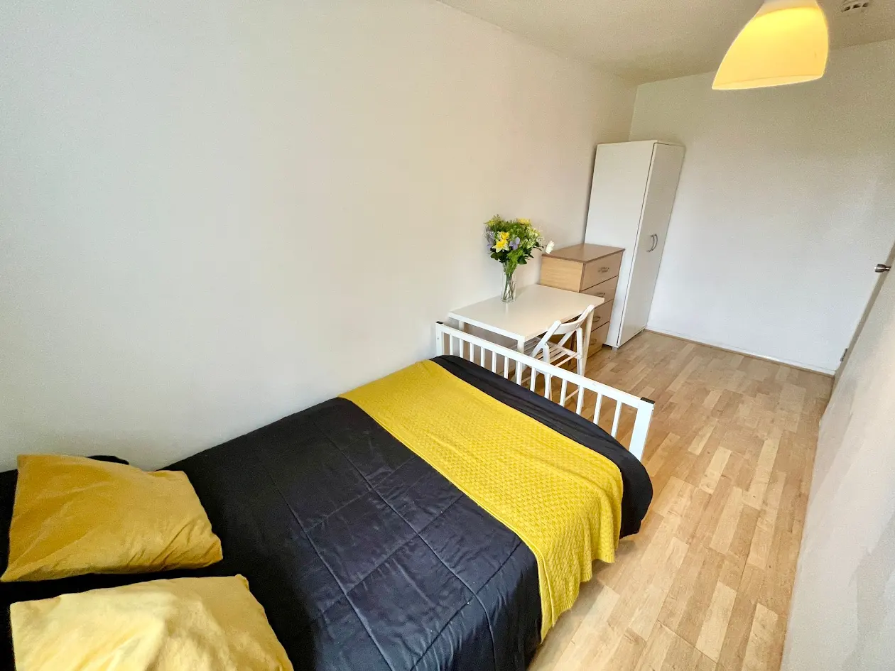 Double room in Acton Town / South Ealing
